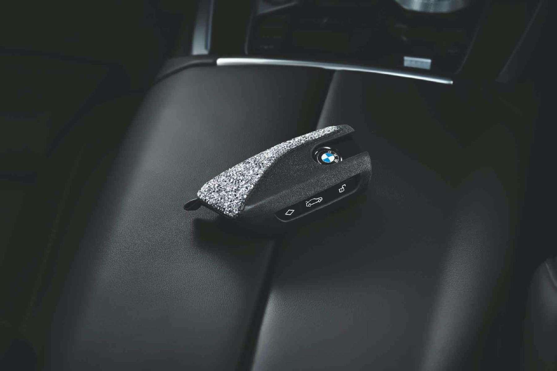 セキュリティ BMW KEY CASE CRYSTAL CLARITY BMW Crystal Clarity Key Case | Lifestyle | iND Distribution