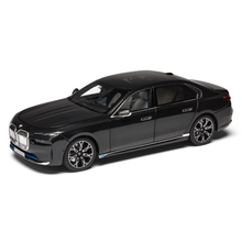 Load image into Gallery viewer, BMW i7 (G70) – 1:18 Scale Model - Sophisto Grey
