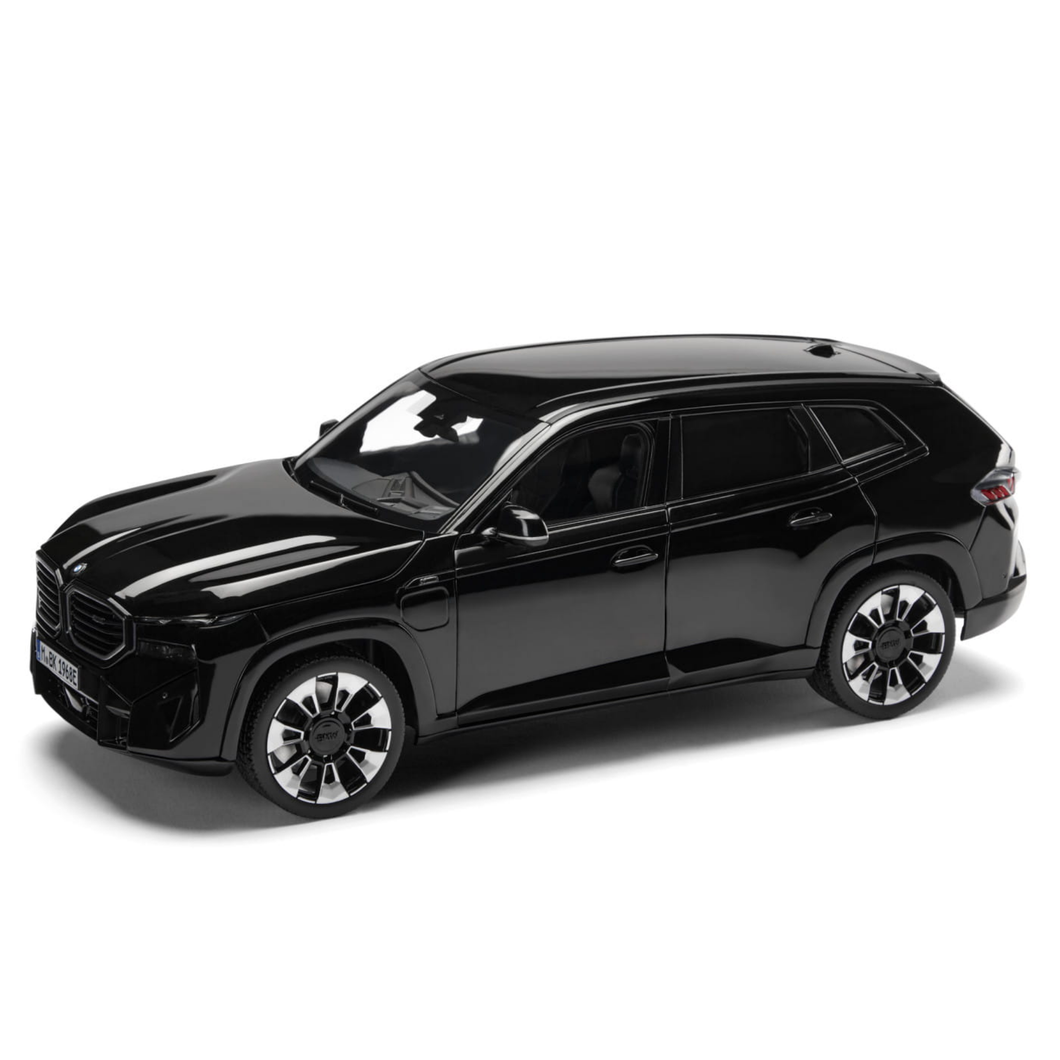 BMW XM (G09) – 1:18 Scale Model - Black Sapphire